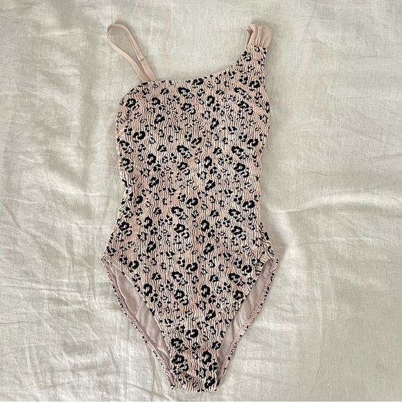 Time and Tru Women's Leopard Jacquard One-Piece Swimsuit - Picture 9 of 16